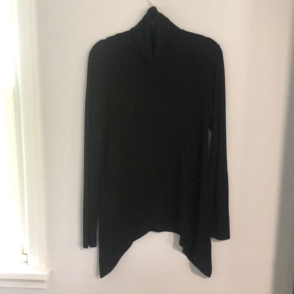 Shark bite long sleeve turtle neck